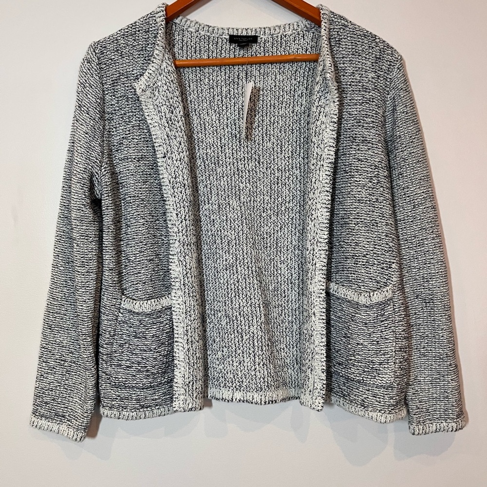 Ann Taylor Factory Sweather Black and White M